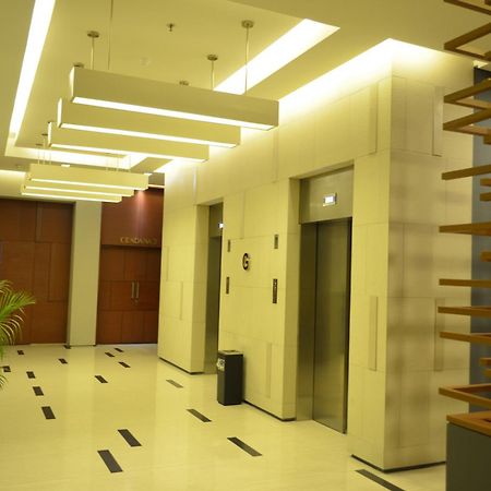 Kyriad Hotel Airport Jakarta Тангеранг Экстерьер фото