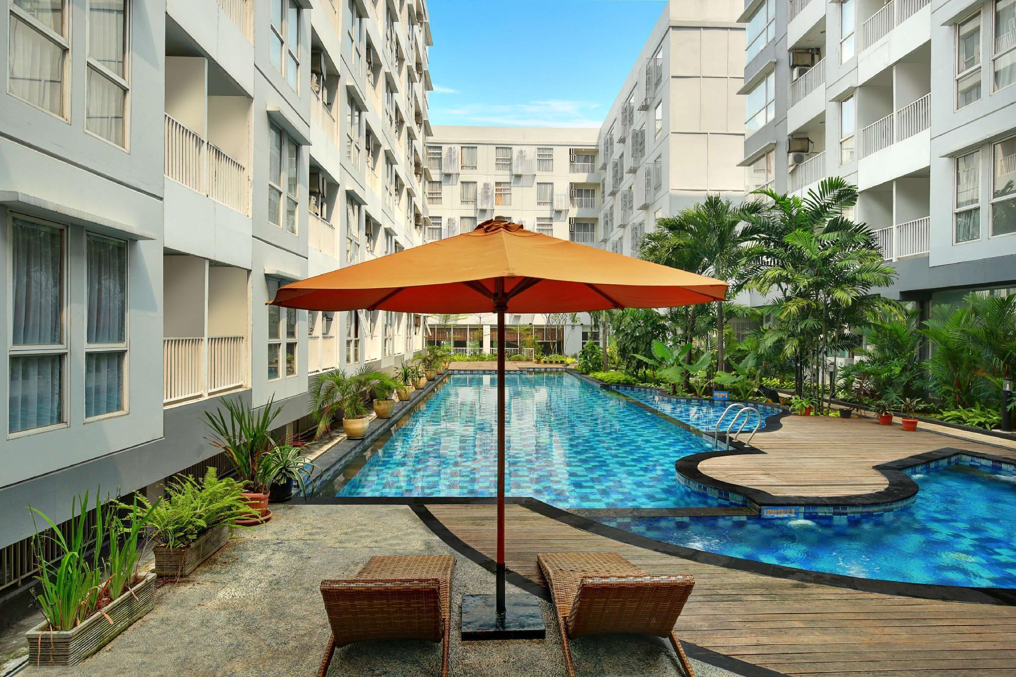 Kyriad Hotel Airport Jakarta Тангеранг Экстерьер фото