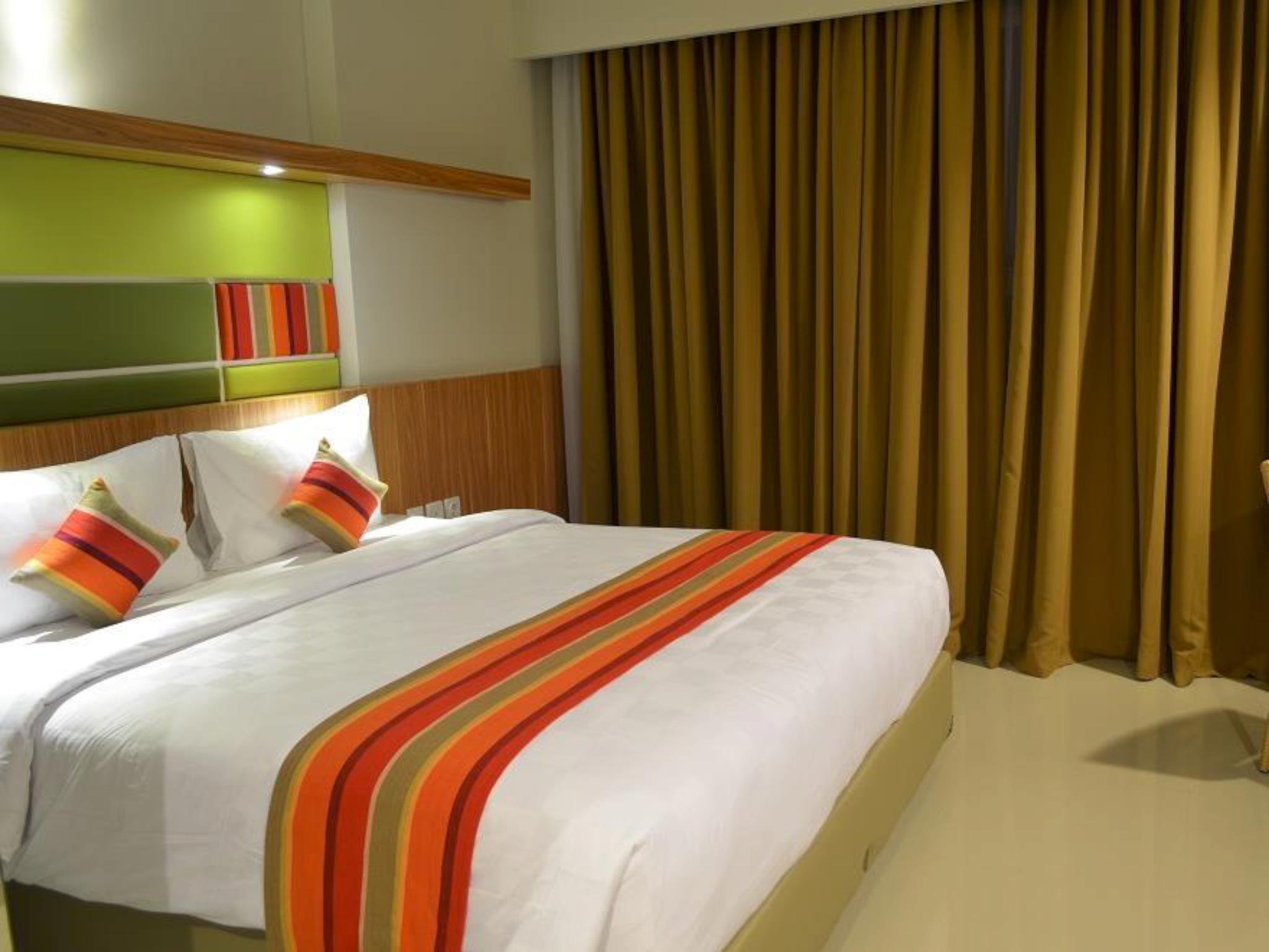 Kyriad Hotel Airport Jakarta Тангеранг Экстерьер фото