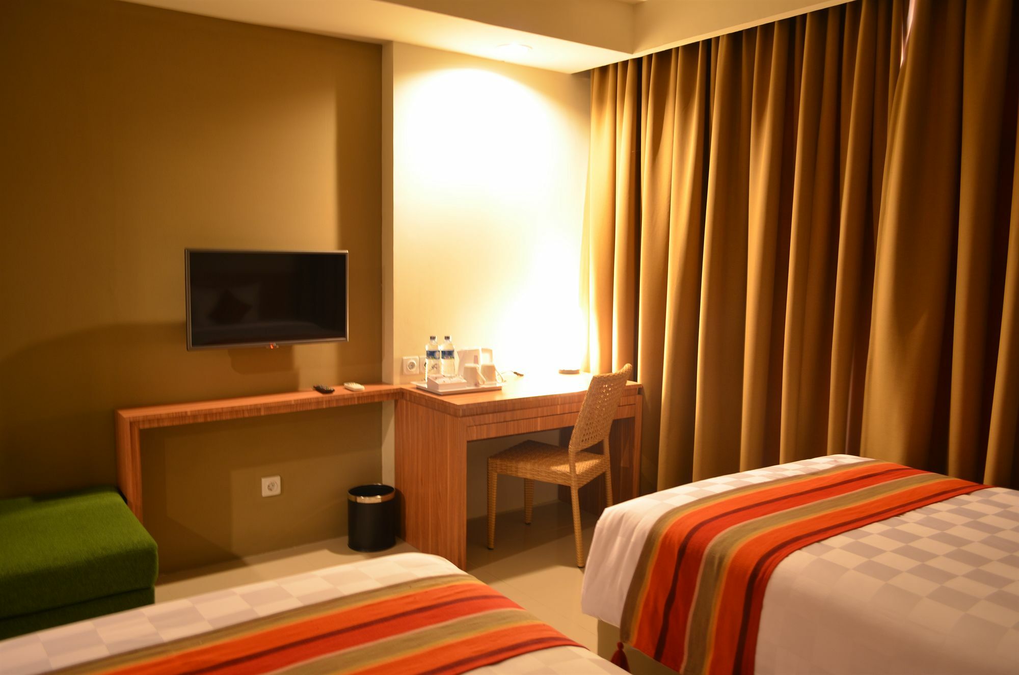 Kyriad Hotel Airport Jakarta Тангеранг Экстерьер фото