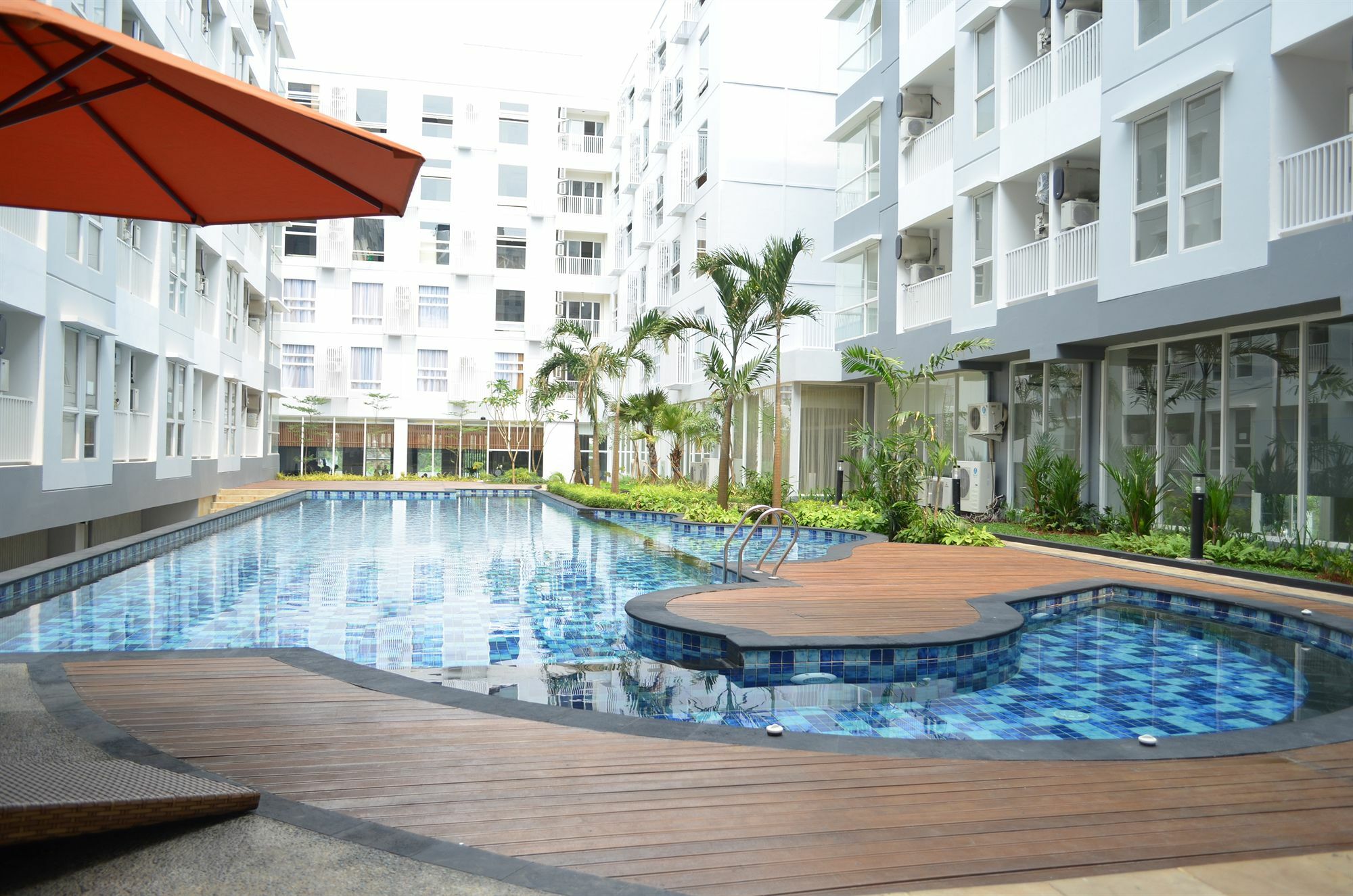 Kyriad Hotel Airport Jakarta Тангеранг Экстерьер фото